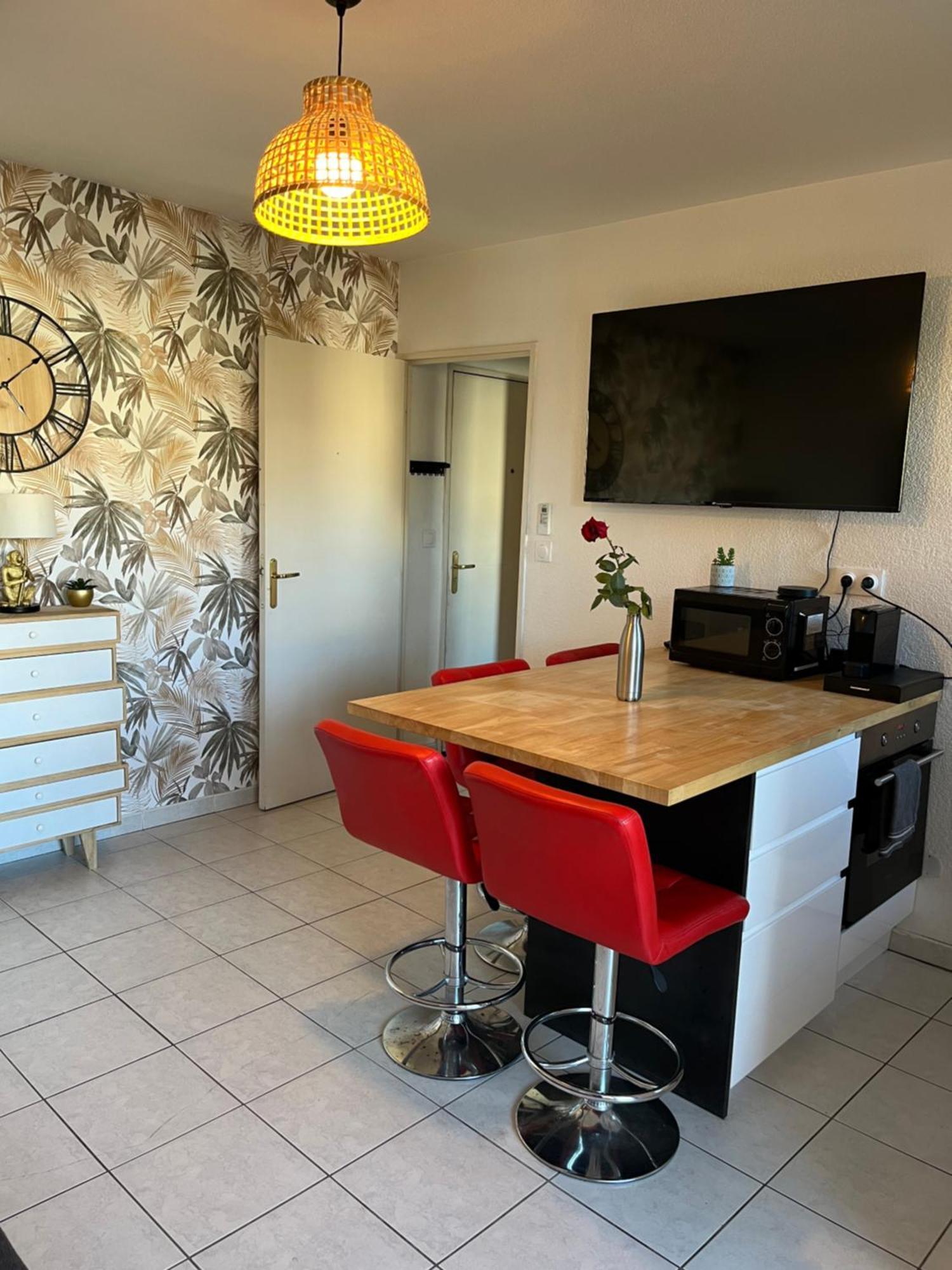 Ferienwohnung Joli T2/ Tram/ Clim/ Parking/ Wifi/ Piscine Montpellier Exterior foto